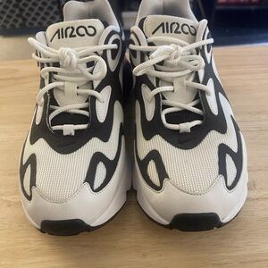 Women’s Size 8 - Nike Air Max 200 Rasta